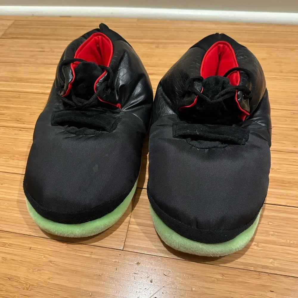 Black Sneaker Style Slippers Red Lining Green Sole One Size 6-11